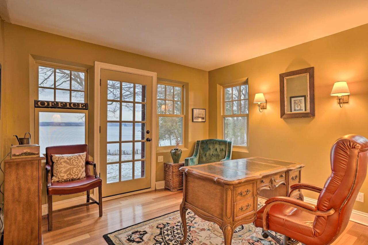 Stunning South Hero Home On Lake Champlain With View Exterior photo